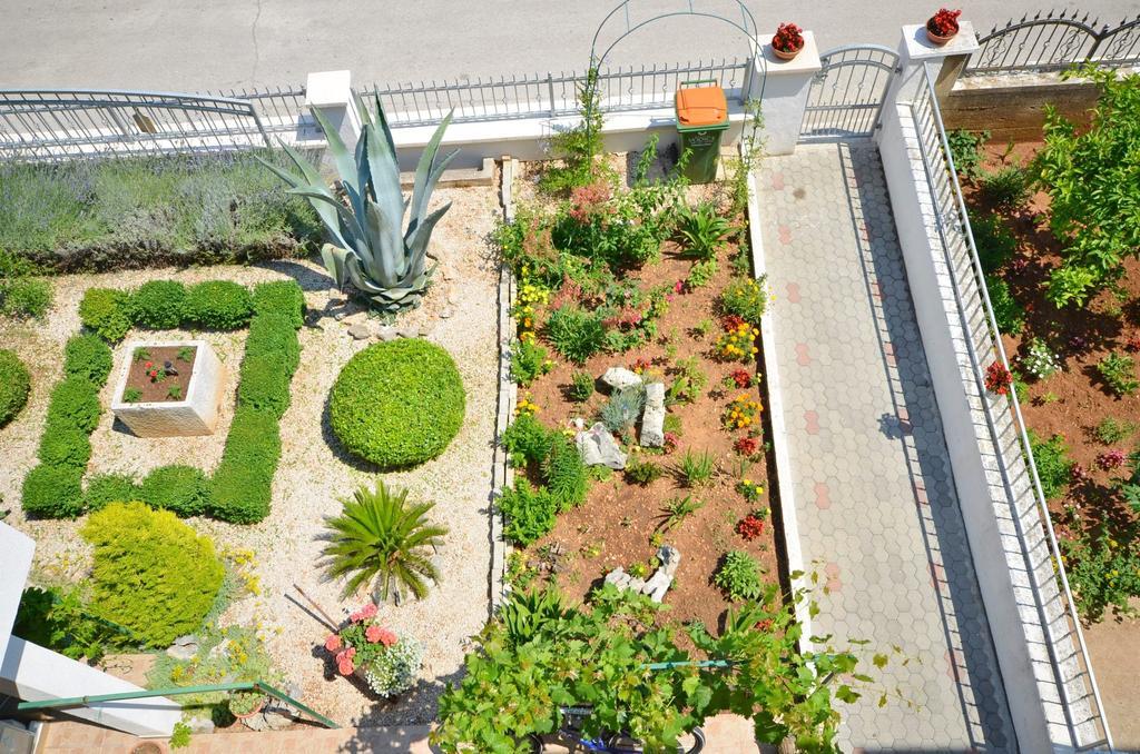 Apartments And Room Zinka Vodice Exterior photo