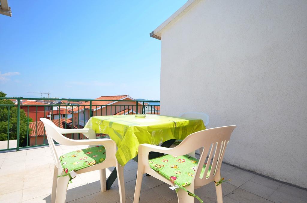 Apartments And Room Zinka Vodice Exterior photo