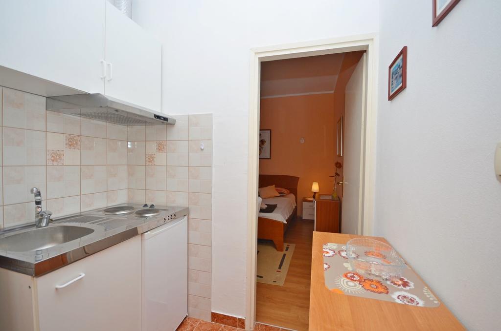 Apartments And Room Zinka Vodice Exterior photo